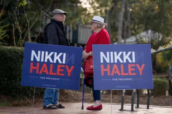 Nikki Haley supporters at a campaign event in Hilton Head Island, S.C., on Feb. 1, 2024. (Madalina Vasiliu/The Epoch Times)