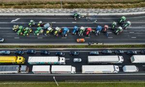 Polish Farmers Plan General Strike, Blockade of Ukraine Border