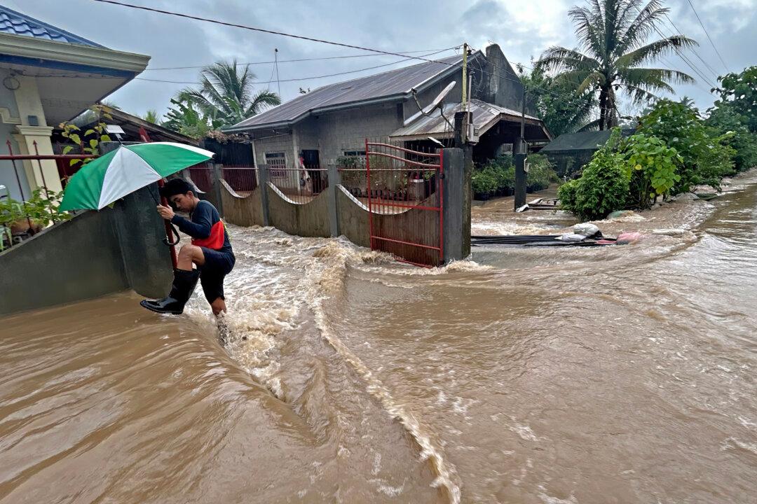 Floods, Landslides Kill at Least 20 People in Southern Philippines