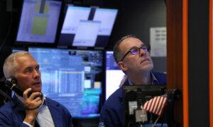 Wall Street Opens Lower as Treasury Yields Climb; Earnings in Focus