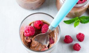Thick and Creamy Chocolate Mousse (Recipe)