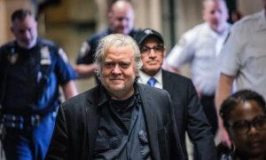 DOJ Urges Supreme Court to Deny Steve Bannon’s Appeal for Prison Delay