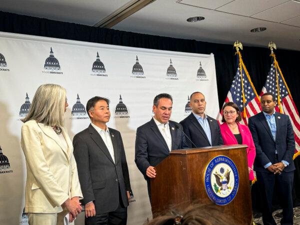 House Democratic Leadership Hold Weekly News Conference (Nov. 19)