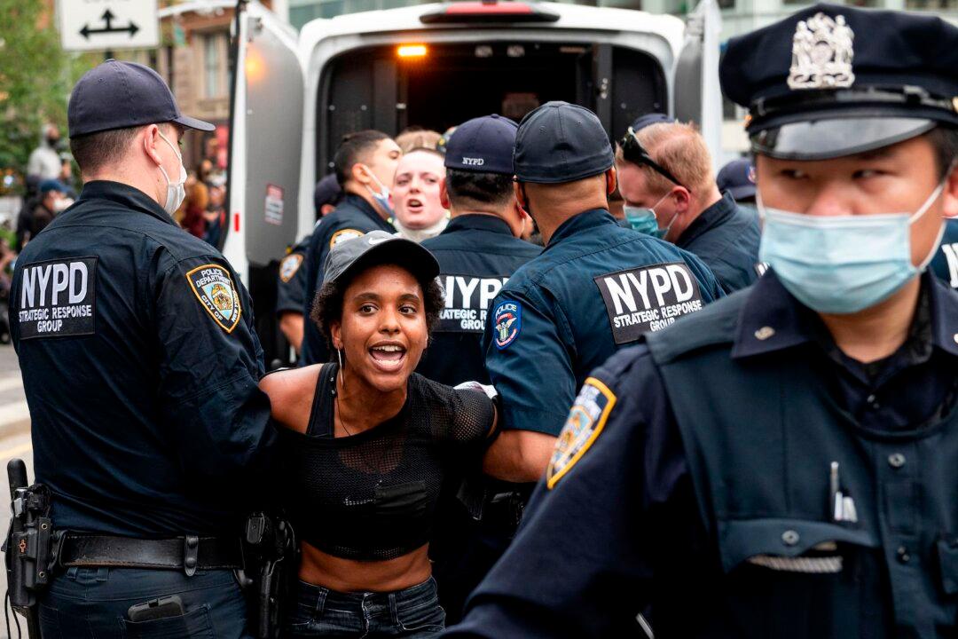 Judge Upholds Settlement Over NYPD’s ‘Kettling’ Protest Control Tactics