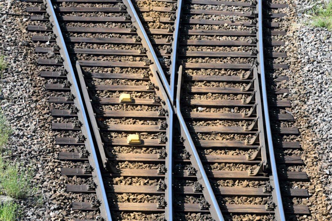 Cargo Train Locomotive Derails in Colorado, Spilling Hundreds of Gallons of Diesel