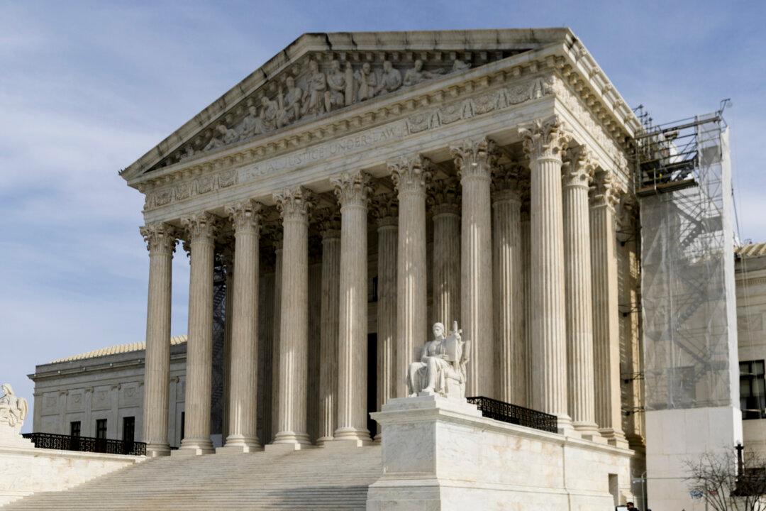 Supreme Court Likely to Hand Trump Quick Win in Colorado Ballot Case: Experts