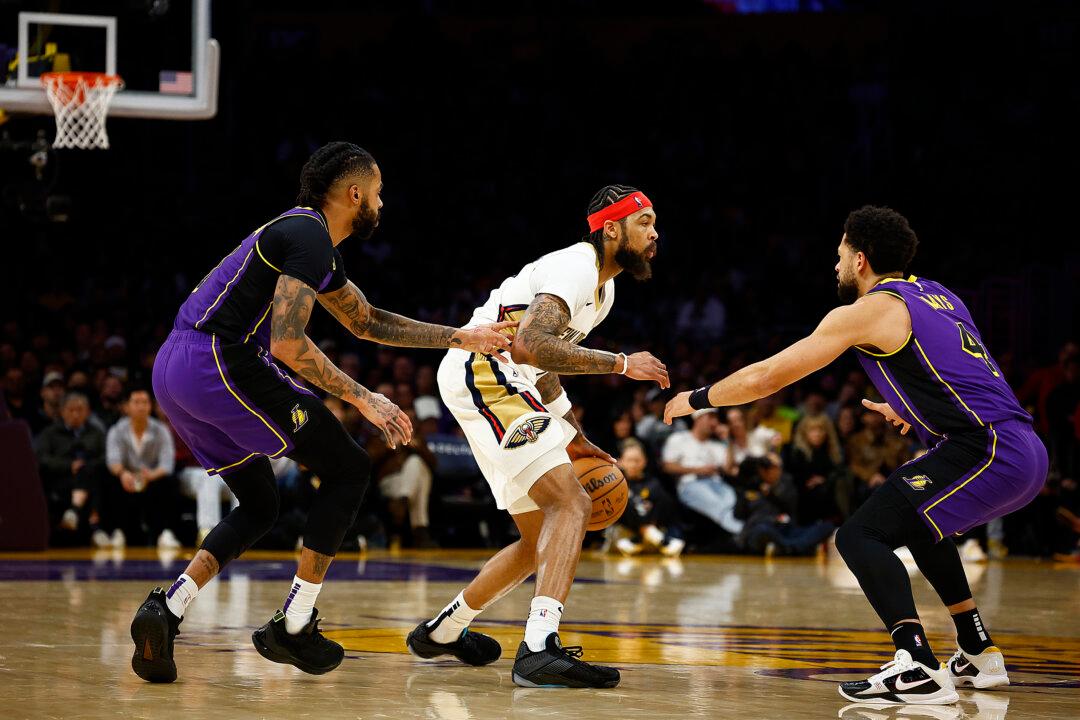 Lakers Score 87 Points in a Spectacular First Half and Roll to a 139–122 Victory Over Pelicans