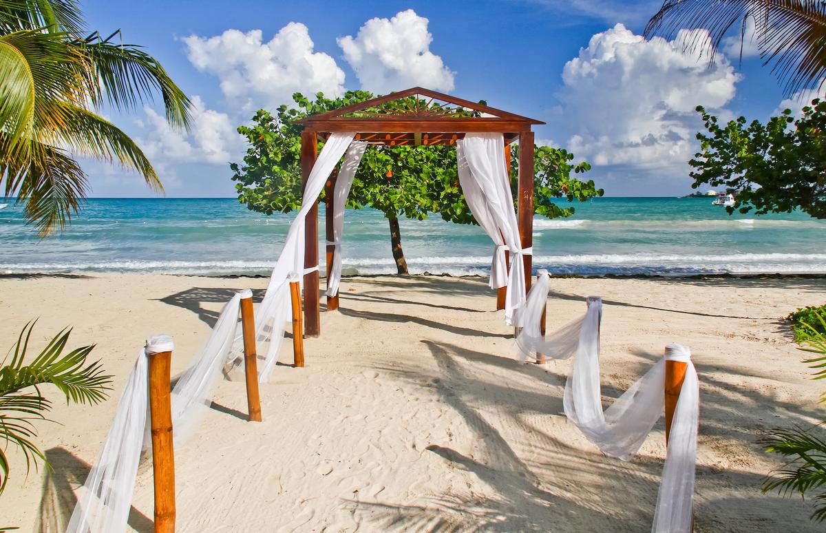A Crime Surge Led to US Travel Warnings. These Caribbean Destinations Are Pushing Back