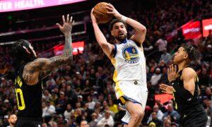 Thompson Scores 26, Curry Has Five 3S in the 4th as Warriors Beat Jazz 129–107 Without Kerr