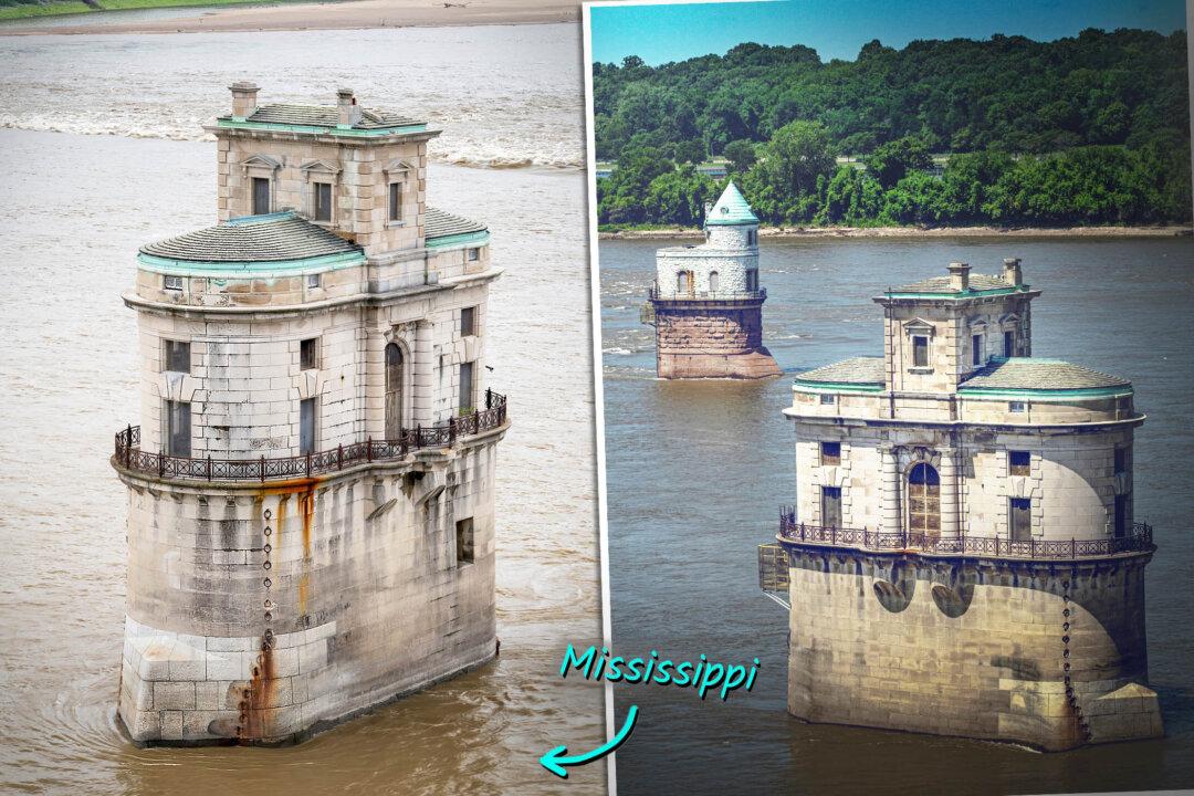 These ‘Castles’ Were Built in the Middle of the Mississippi Over 100 Years Ago—But What Are They?