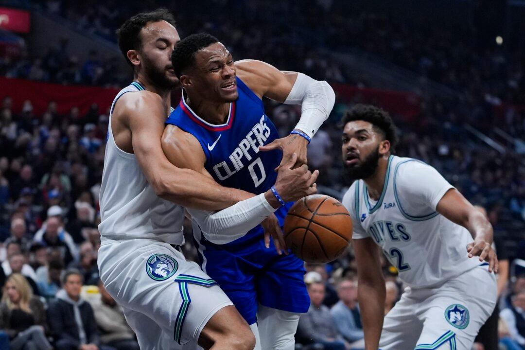 Timberwolves Turn up Defense, Knock Off Clippers