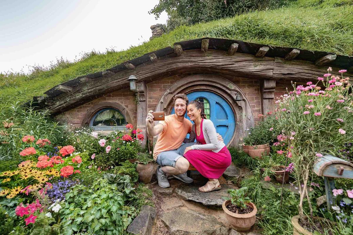 Visitors at the Hobbiton movie set. (Maridav/Shutterstock)