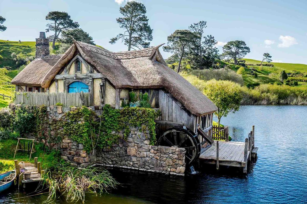 The mill in Hobbiton. (Ivo Antonie de Rooij/Shutterstock)
