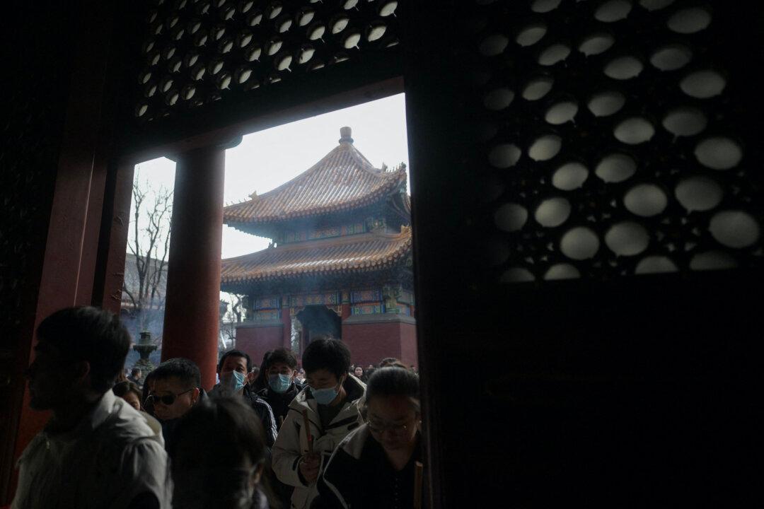 Yonghe Temple Incident Sparks Reflections on China’s History and Future