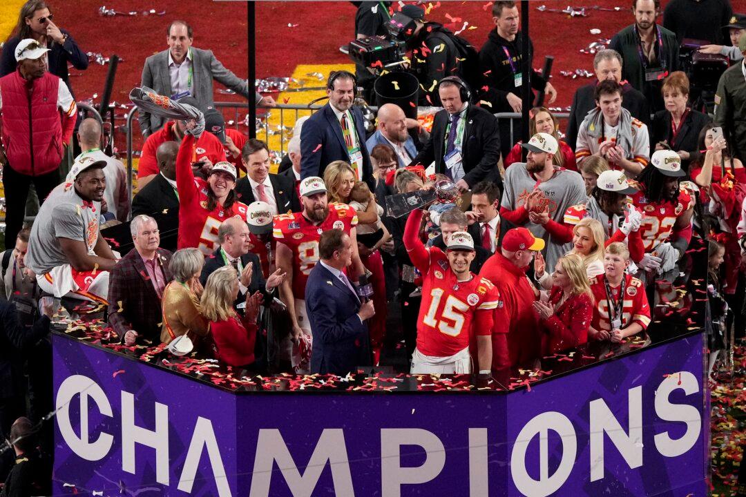 Kansas City Turns Red as Chiefs Celebrate 3rd Super Bowl Title in 5 Seasons With Parade