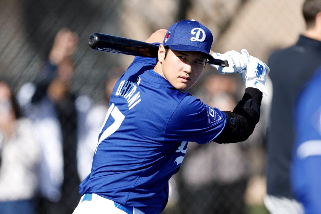 BP Session Has Dodgers’ Shohei Ohtani Optimistic for Opener—Kershaw Update