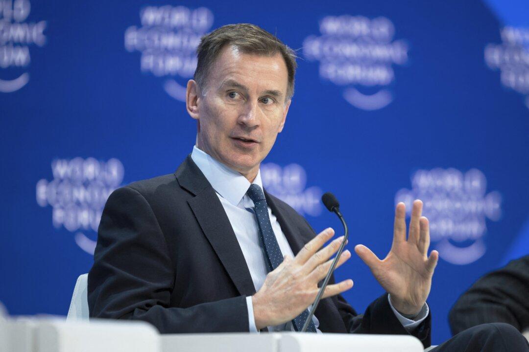 Jeremy Hunt ‘Ready to Cut Taxes and Bet on Growth’