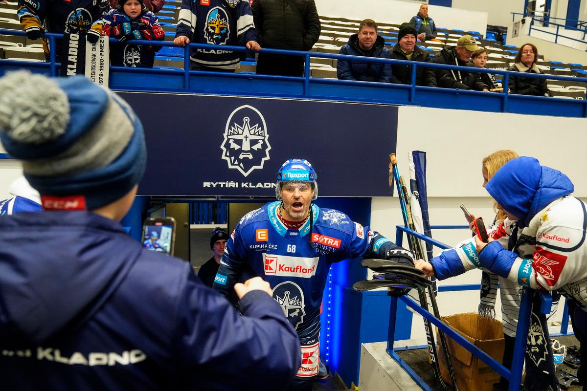 As the Penguins Retire His Jersey, Jagr at 52 Is Still Going Strong on His Czech Hometown Team