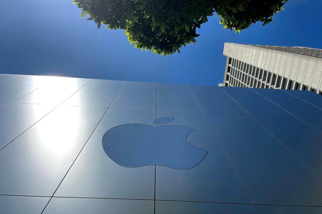 Apple Lays Off Over 600 Workers in California
