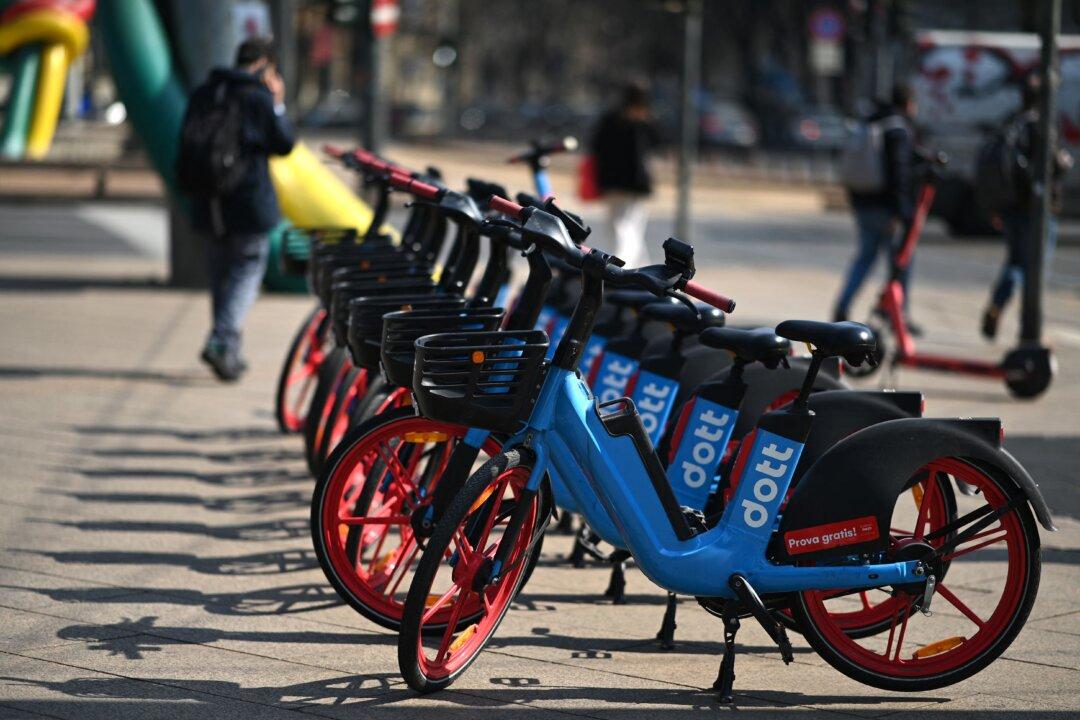 1 E-Bike or Scooter Catching Fire Each Week: Bans Likely for Low-Quality Devices from Apartments