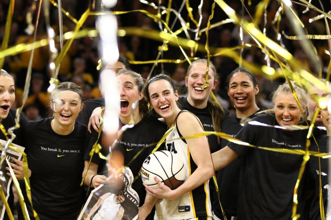 Caitlin Clark Breaks Scoring Marks in No. 4 Iowa’s Victory