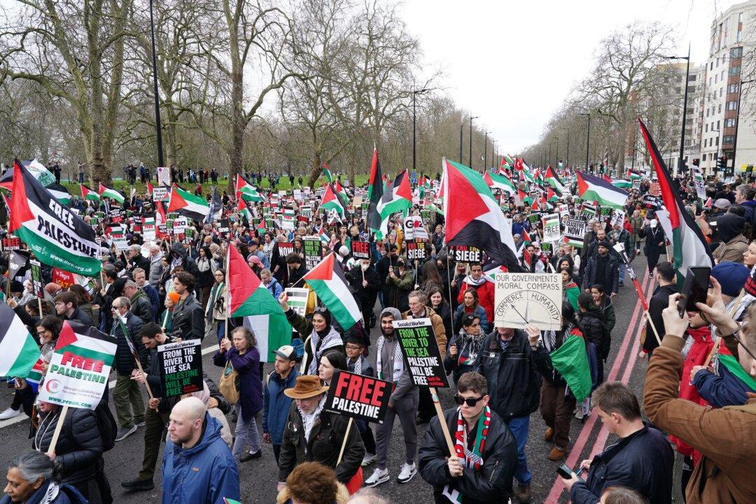 One Arrest as Pro-Palestine March Ending Near Israeli Embassy Begins