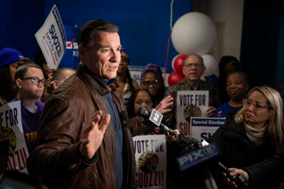 Tom Suozzi on the campaign trail at his campaign office in Westbury, N.Y., on Feb. 13, 2024. (Samira Bouaou/The Epoch Times)