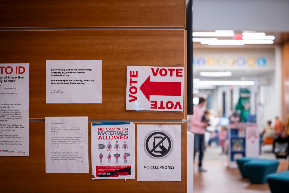 An early voting site ahead of the Republican primary election at the Wando Mount Pleasant Library in Mount Pleasant, S.C., on Feb. 17, 2024. (Madalina Vasiliu/The Epoch Times)