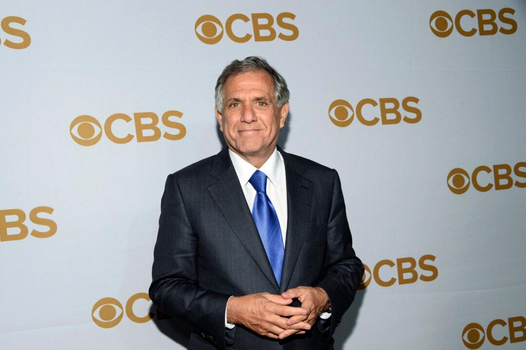 Former CBS Executive Les Moonves to Pay Los Angeles Ethics Fine for Interference in Police Probe