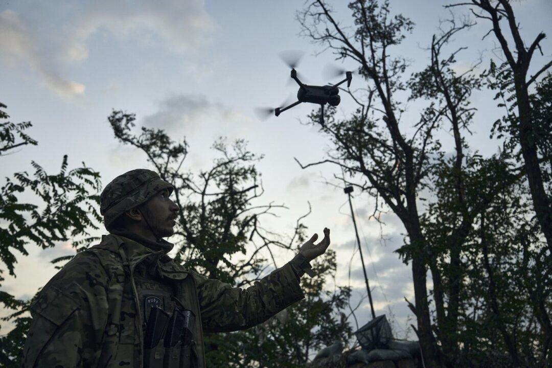 Canada Sending More Than 800 Drones to Ukraine for Surveillance, Supply Transport