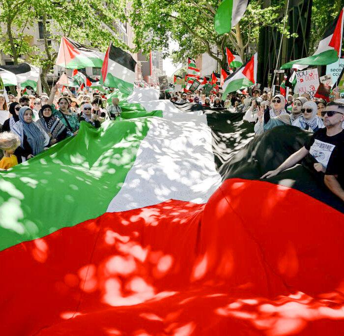 Palestinians Have Visas Reinstated to Enter Australia