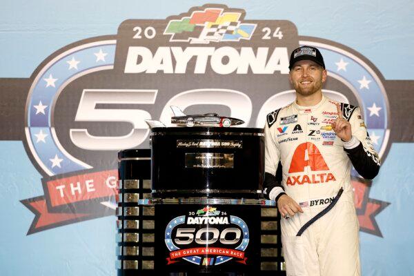 William Byron Wins Daytona 500 Under Caution