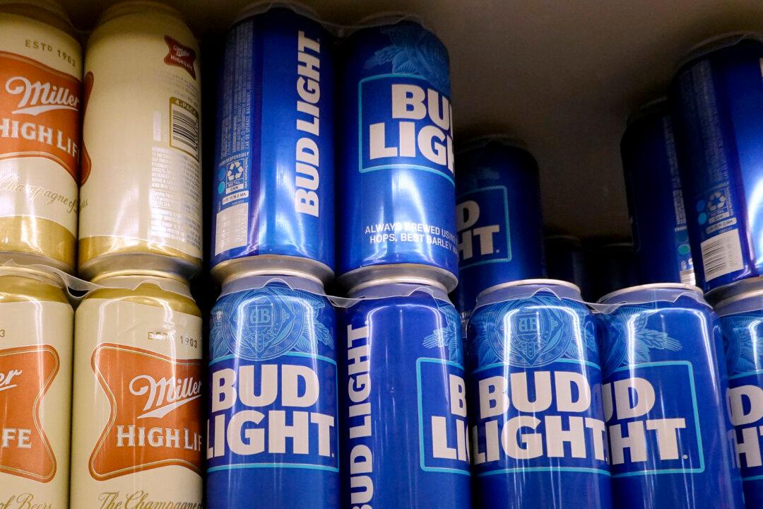 Bud Light Sales Continue to Decline in US in Wake of Dylan Mulvaney Controversy