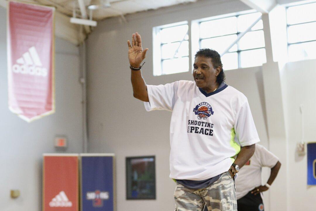 Longtime Rockets Guard/Forward Robert Reid Dies at 68