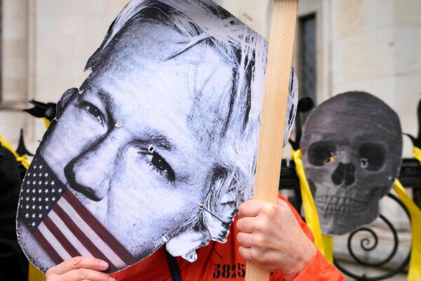 WikiLeaks Founder Assange Faces Last Legal Roll of the Dice in Britain to Avoid US Extradition