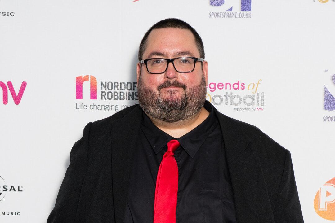 Ewen MacIntosh, Star of British Sitcom ‘The Office,’ Dies at 50