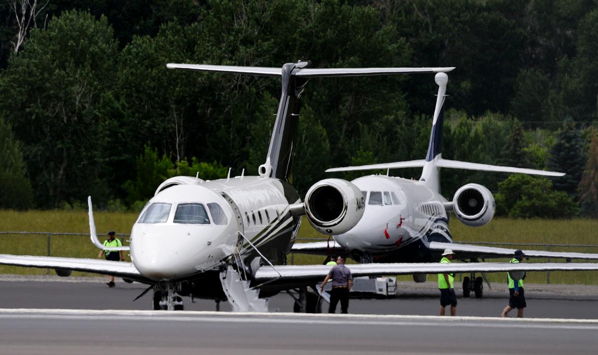 New FAA Rule Allows Private Jet Owners to Maintain Travel Secrecy thumbnail