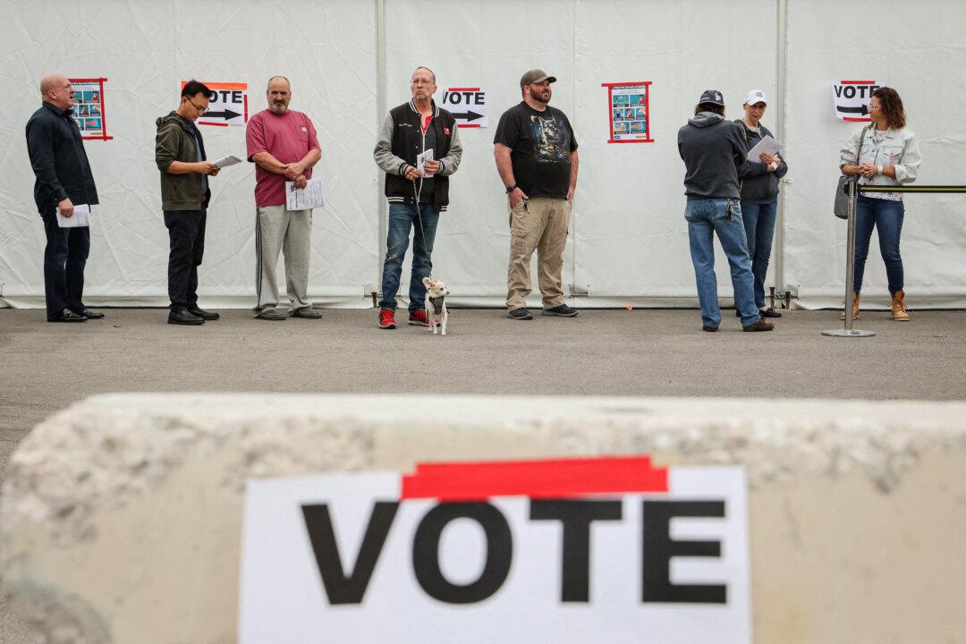 Republicans Get Boost With 5 Percent Early Lead in Nevada Voting