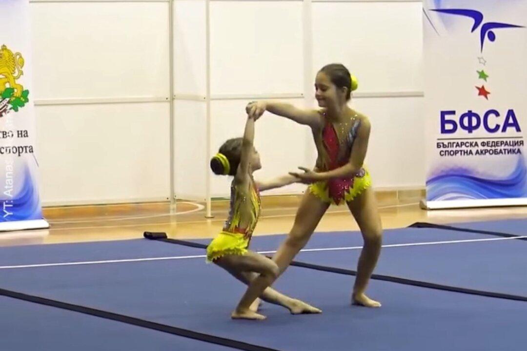 Beautiful Gymnastics Floor Routine: Dimyana Stoyanova & Teodora Dragomanova