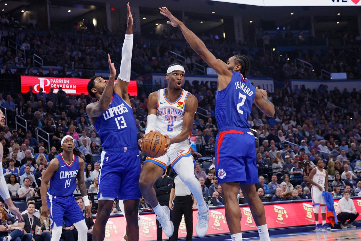 Swat-Happy Thunder Pull Away From Clippers