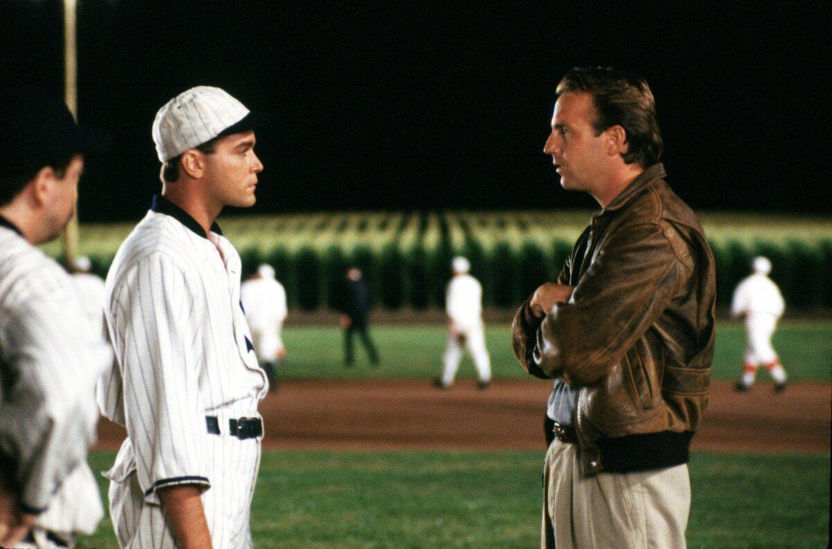 Shoeless Joe Jackson (Ray Liotta, L) and (Kevin Costner) in "Field of Dreams." (MovieStillsDB)
