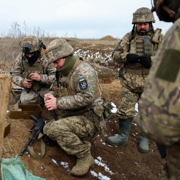 Ukrainian Forces Abandon 2 Eastern Villages in Face of Relentless Russian Advance