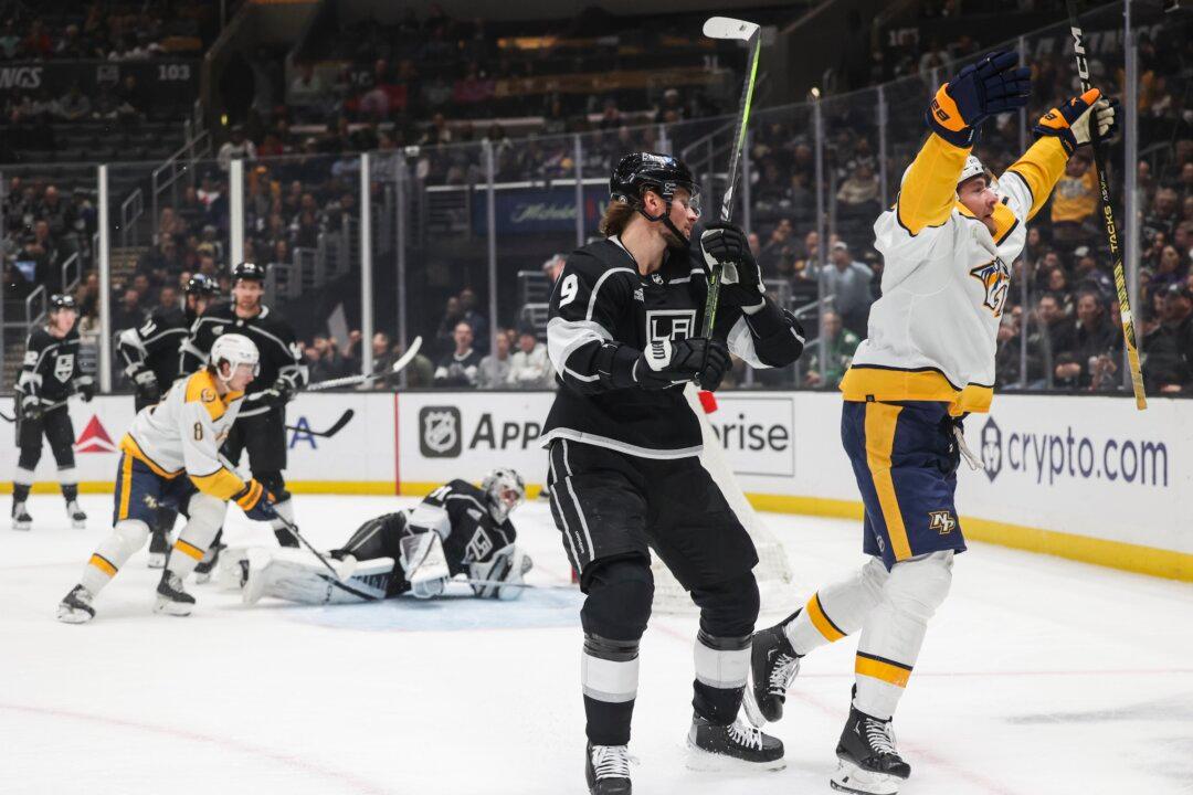 Saros, Predators Clamp Down on Kings for Crucial 4–1 Win