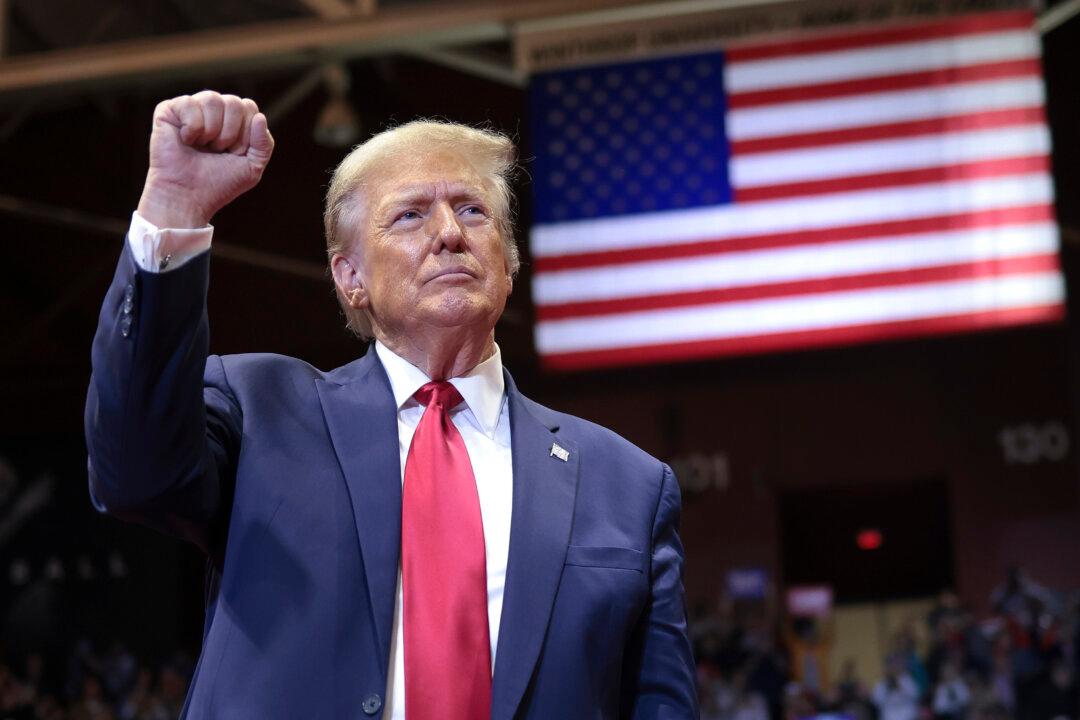 Trump Says He Will Use Local Police to Deport Illegal Immigrants If Reelected