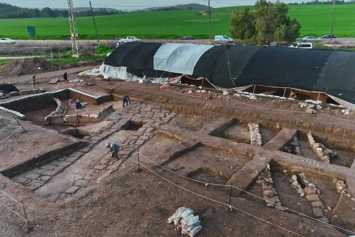 An archeological excavation of a Roman military base in the Jezreel Valley, near the ancient ruins of Megiddo. (Courtesy of Emil Aladjem, Israel Antiquities Authority)