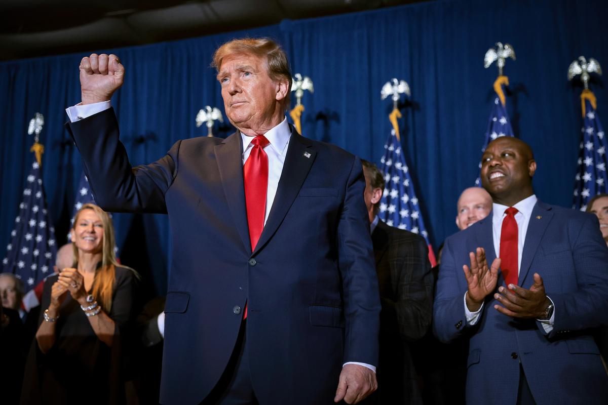 Trump’s Cash Pile Shrinks as Legal Fights Ramp Up: Filings