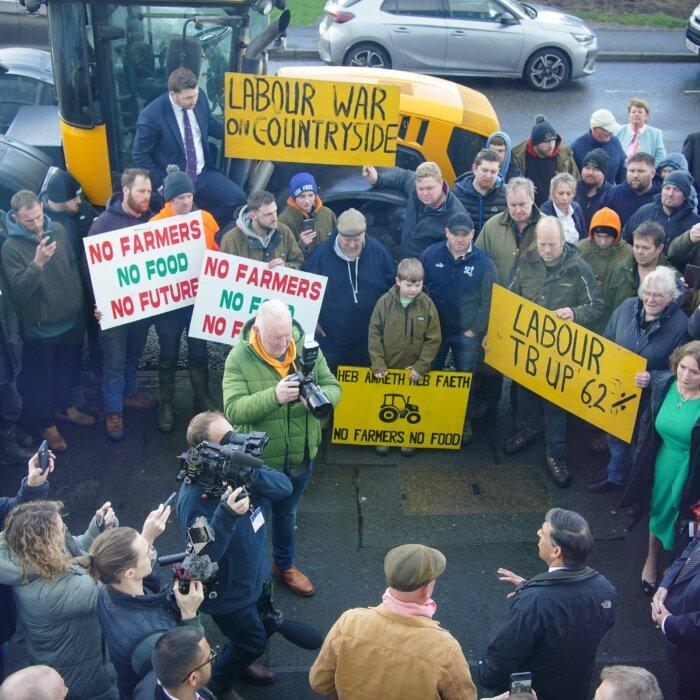 Sunak Throws Support Behind Welsh Farmers Against Subsidy Reforms