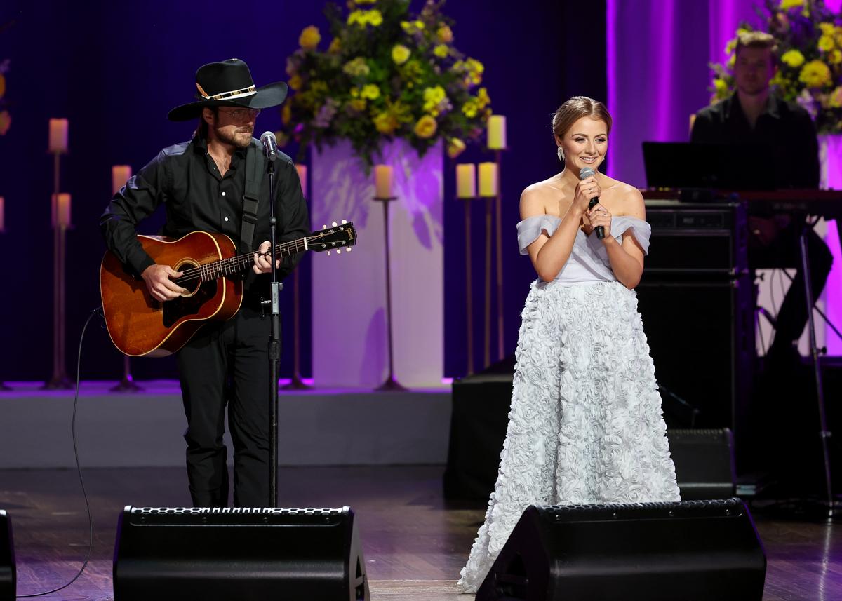 Loretta Lynn’s Granddaughter, Emmy Russell, Nails Audition for ‘American Idol’
