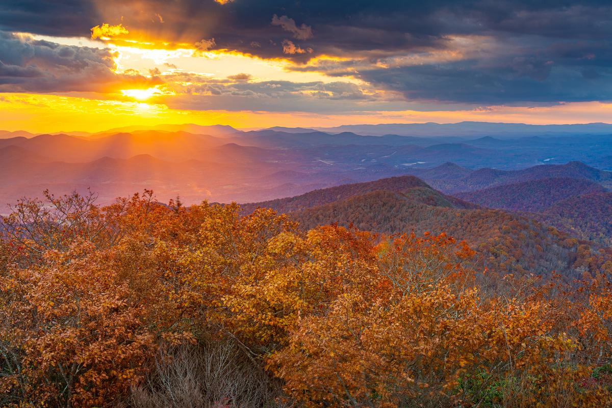 5 Unmissable Stops Along the Blue Ridge Mountains
