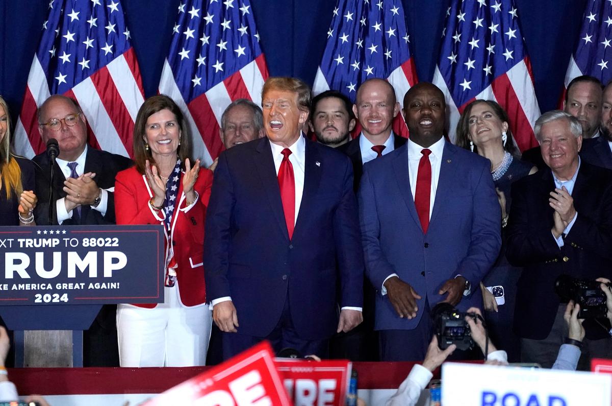 Governors Association Accused of Having Vague Stance on Trump 2024 Endorsement: Democrats